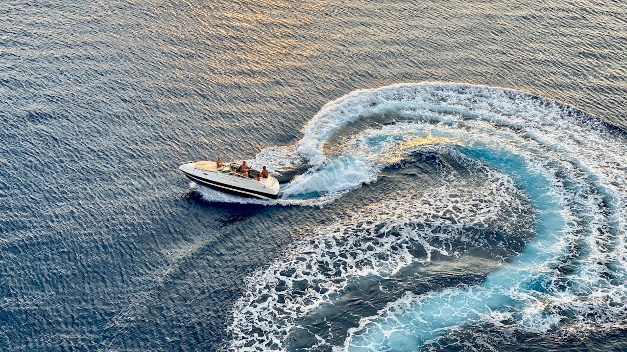 Hurghada Private Speedboat Tour: Red Sea Freedom, Snorkeling & Dolphin Spotting