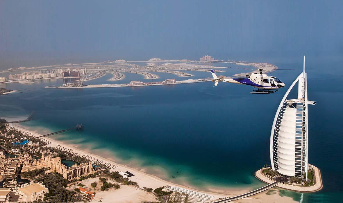 Dubai: 12-Minute Helicopter Tour with Private Transfers