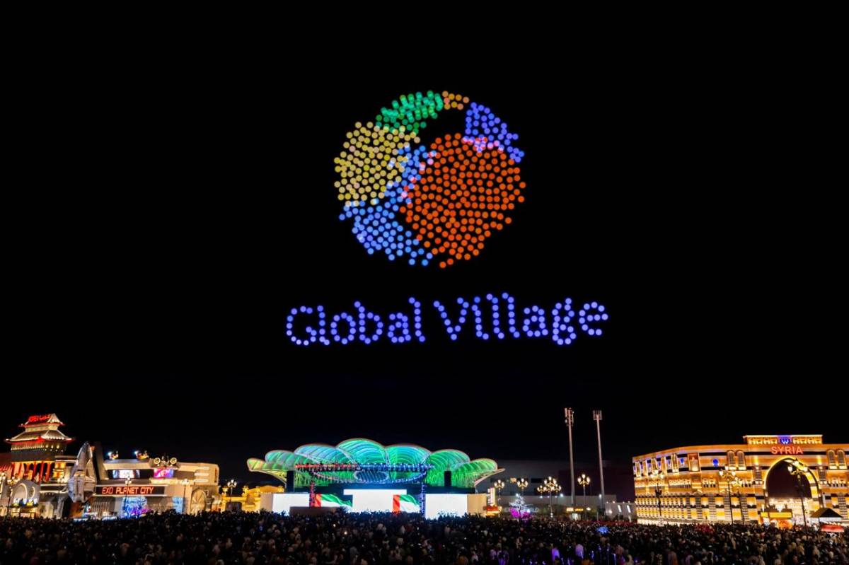 Dubai: Global Village Cultural Tour with Private Transfers